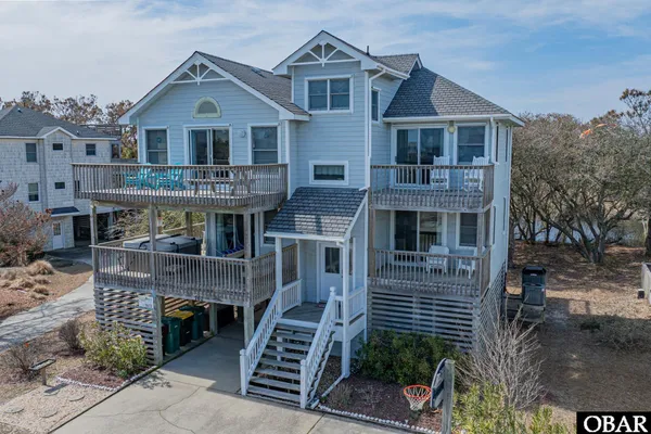 $725,000 | 762 Crown Point Road, Corolla, NC 27927