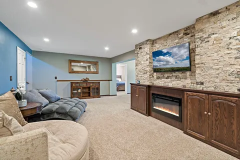 $525,000 | 8600 Pineview Lane North, Maple Grove, MN 55369