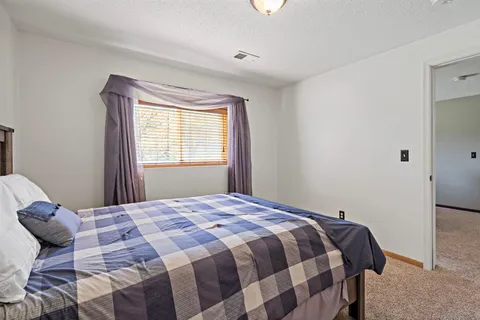 $525,000 | 8600 Pineview Lane North, Maple Grove, MN 55369