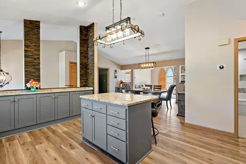 $525,000 | 8600 Pineview Lane North, Maple Grove, MN 55369