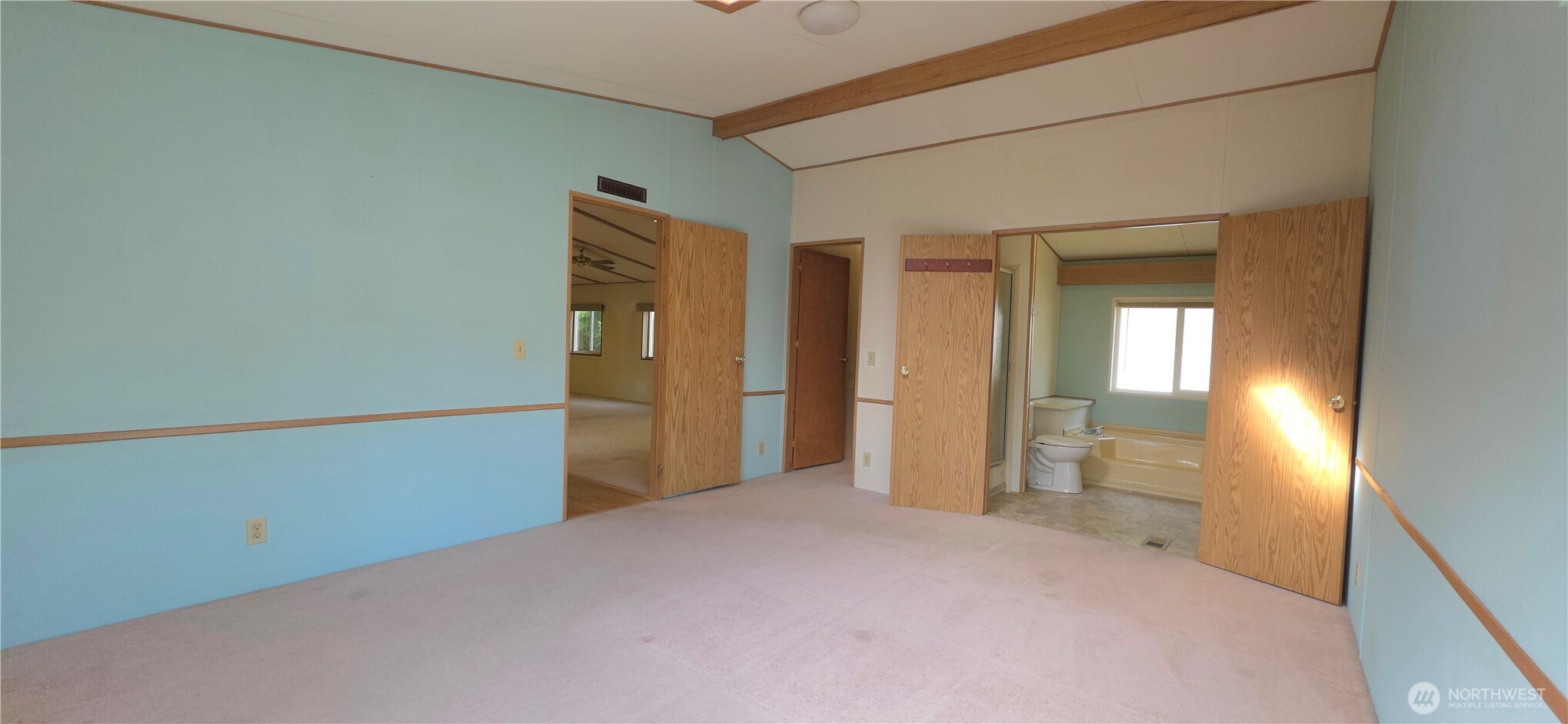 17 Rustemeyer Road, Unit 10 Aberdeen, WA 98520 - Photo 11 of 22 a view of hallway with bathroom