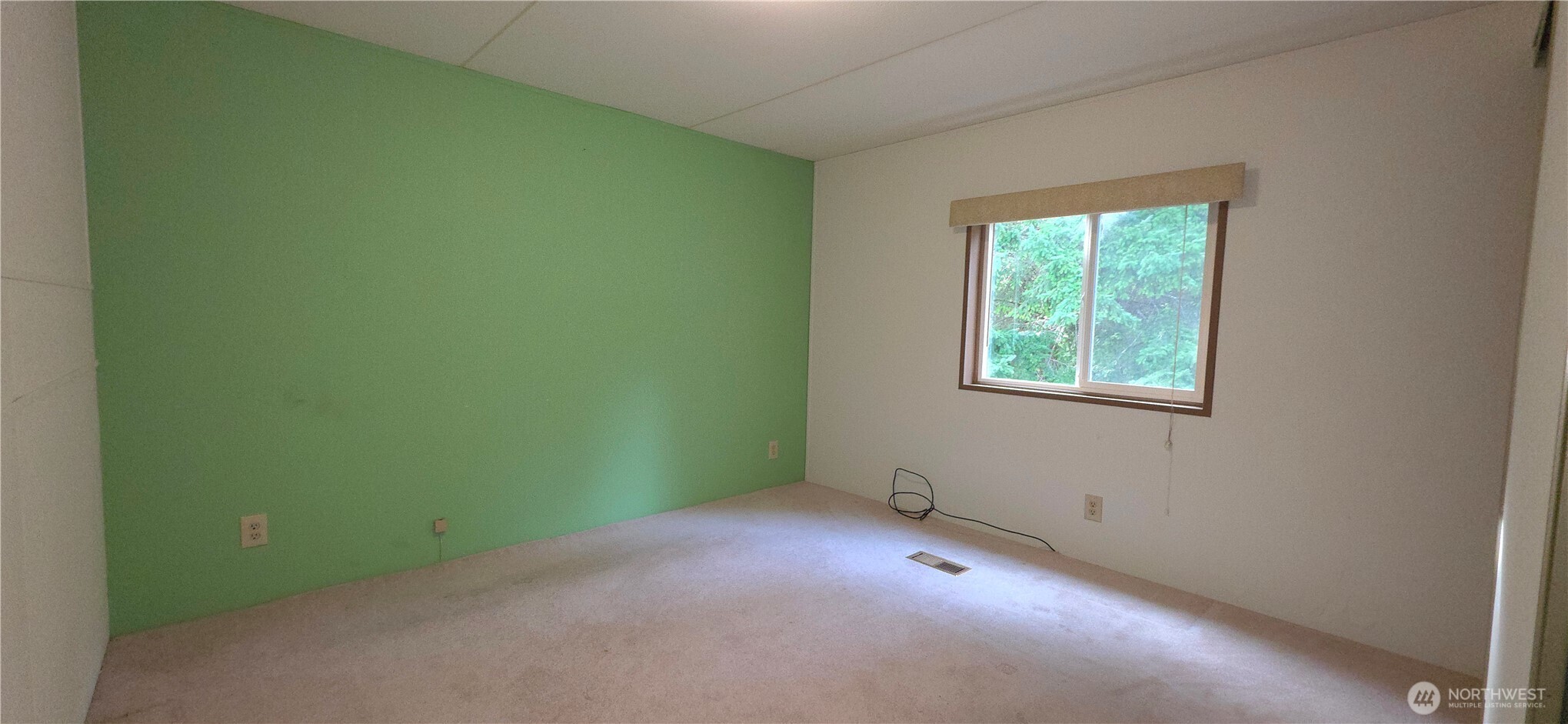 17 Rustemeyer Road, Unit 10 Aberdeen, WA 98520 - Photo 17 of 22 an empty room with a window