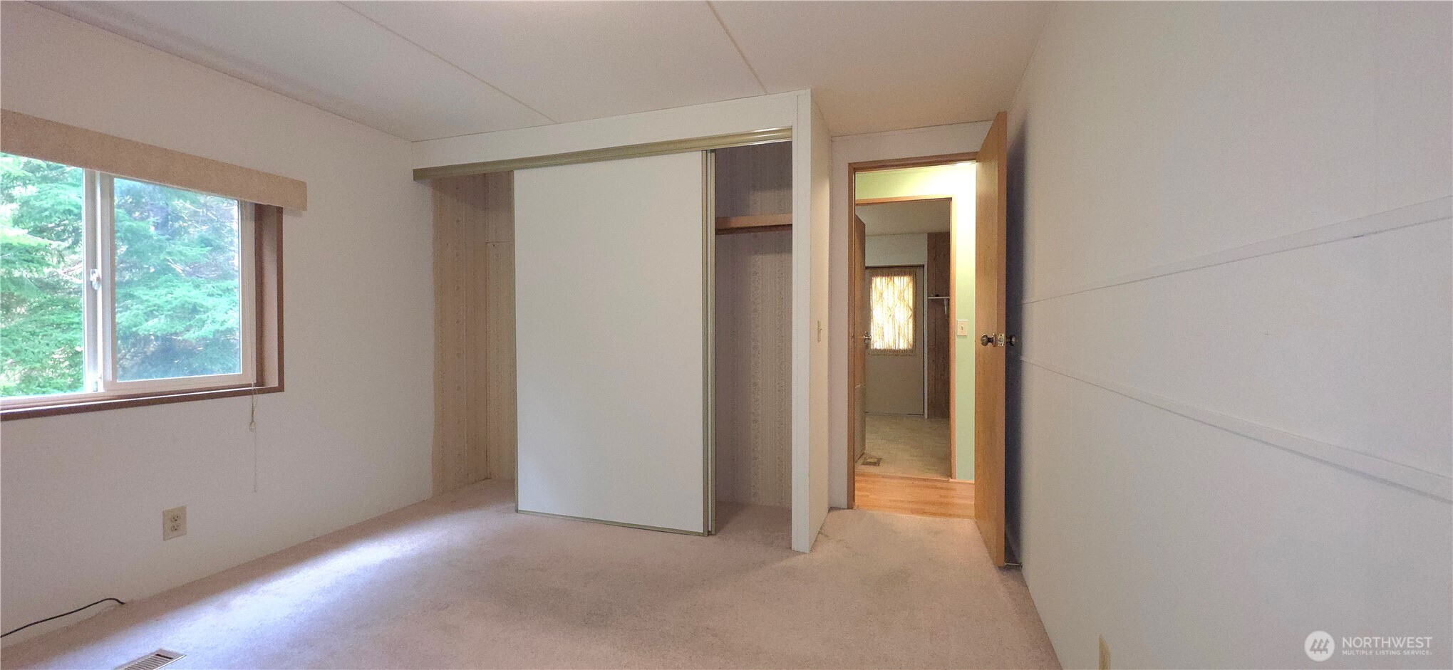 17 Rustemeyer Road, Unit 10 Aberdeen, WA 98520 - Photo 18 of 22 a view of empty room with window