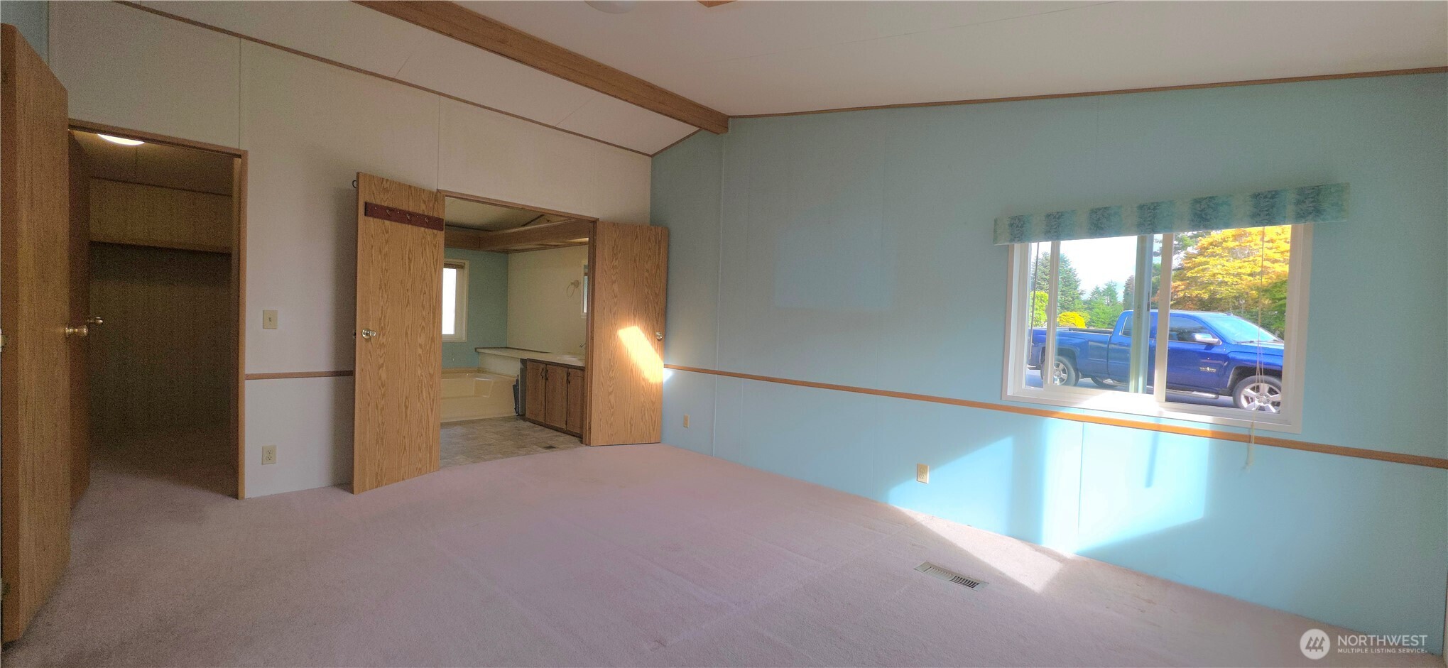 17 Rustemeyer Road, Unit 10 Aberdeen, WA 98520 - Photo 10 of 22 a view of a living room with a large window