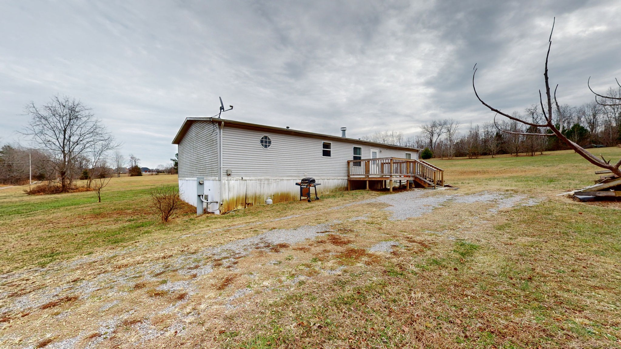 1118 Drake Road Clarksville, TN 37043 - Photo 31 of 38 a view of a back yard of the house