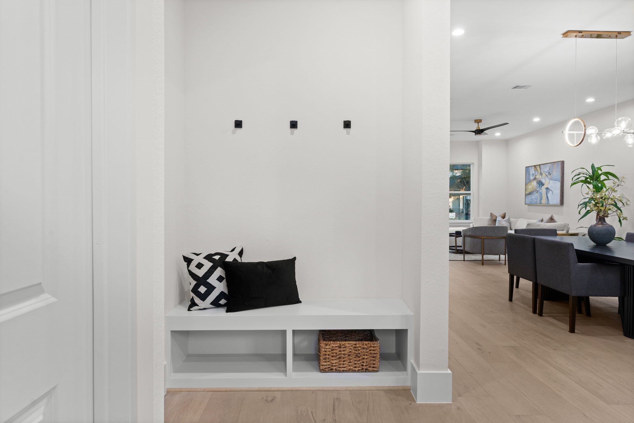 1622 Mable Street Houston, TX 77023 - Photo 11 of 25 a living room with furniture and a table