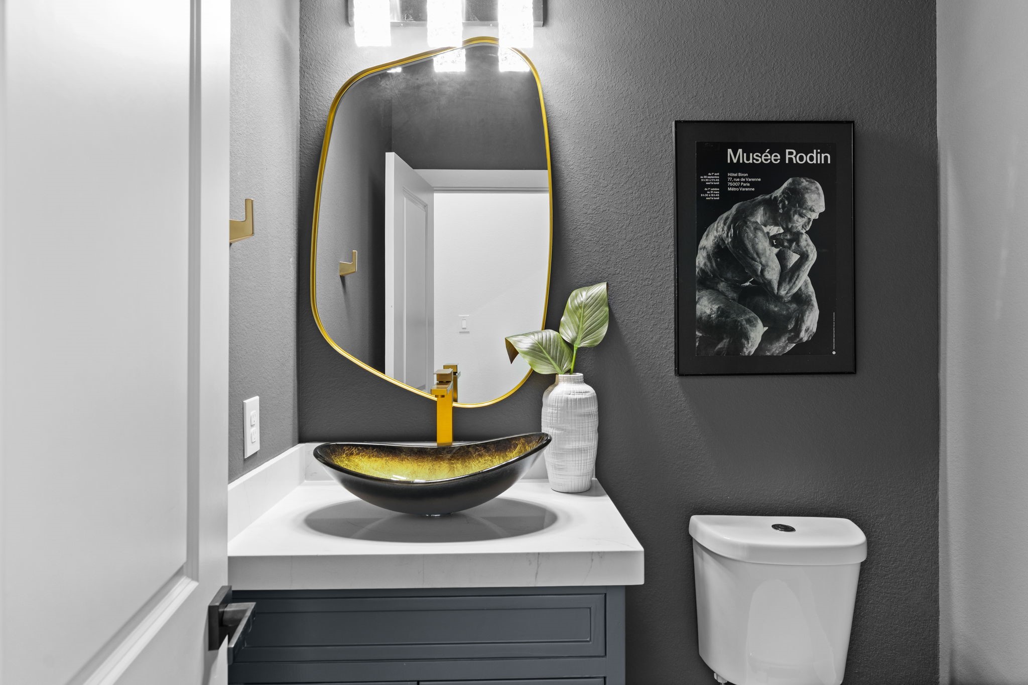 1622 Mable Street Houston, TX 77023 - Photo 12 of 25 a bathroom with a toilet and a sink