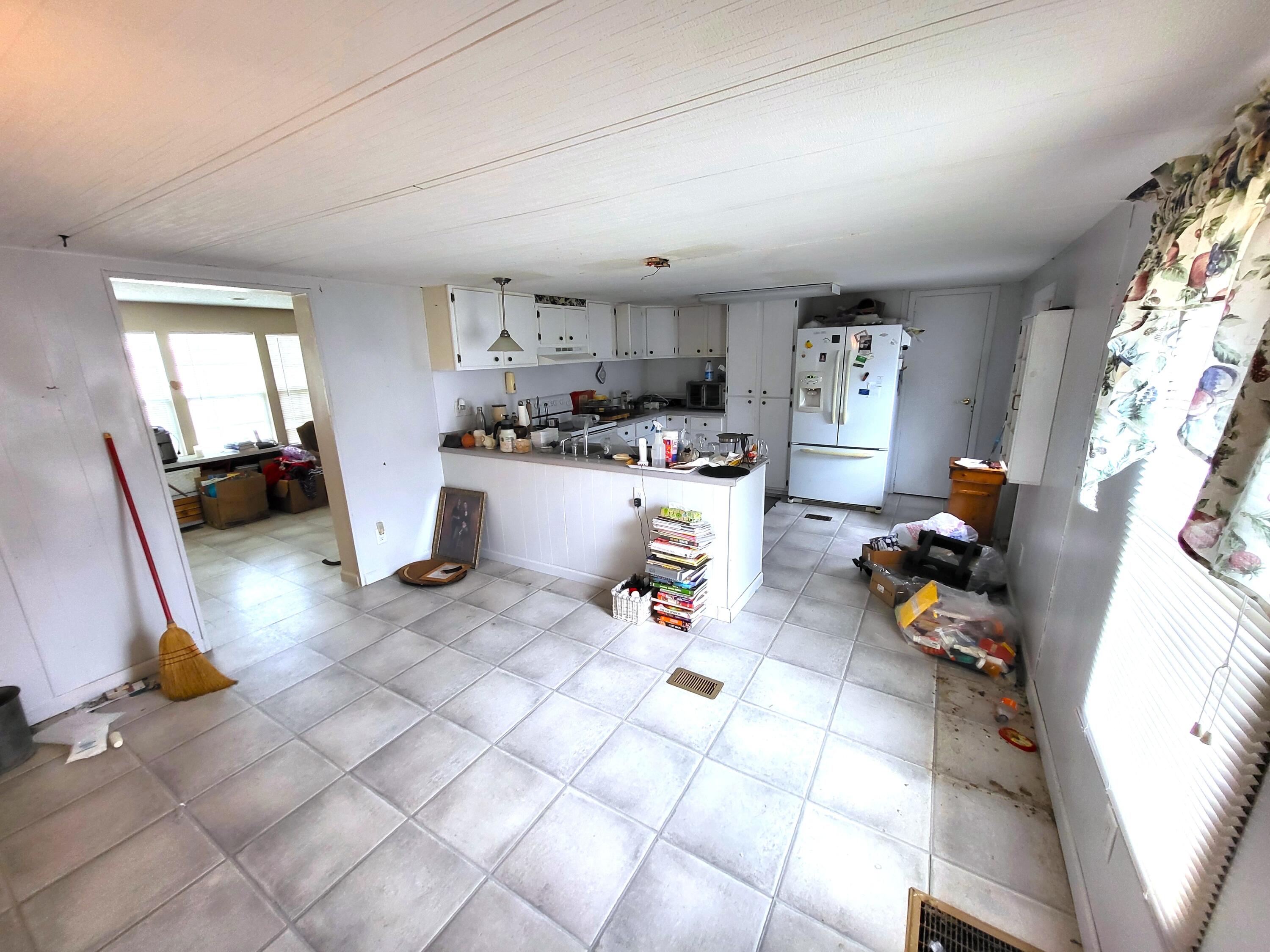 49 Poplar Landing Lane Elloree, SC 29047 - Photo 4 of 15 20250811_152731