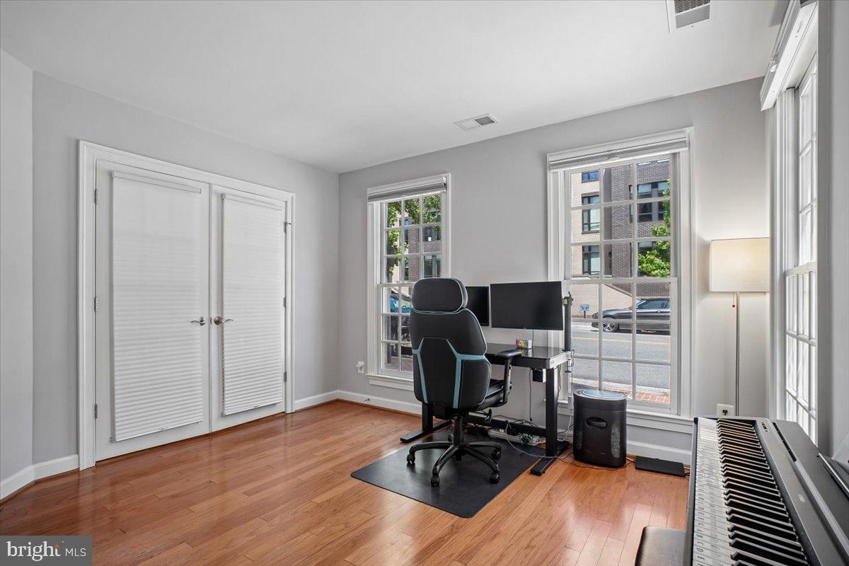 412 Pendleton Street Alexandria, VA 22314 - Photo 6 of 48 Bright and airy home office space.