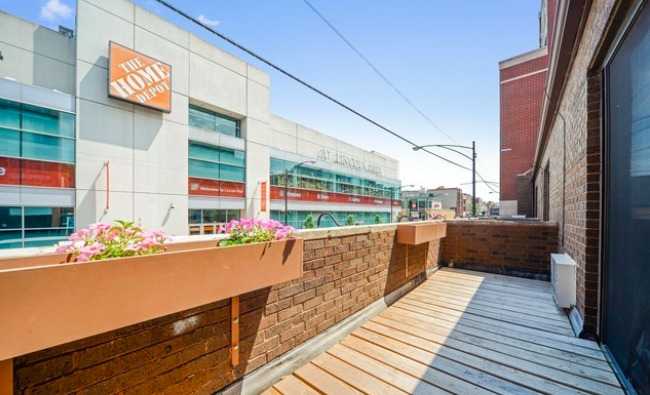2660 North Halsted Street, Unit R2 Chicago, IL 60614 - Photo 2 of 6