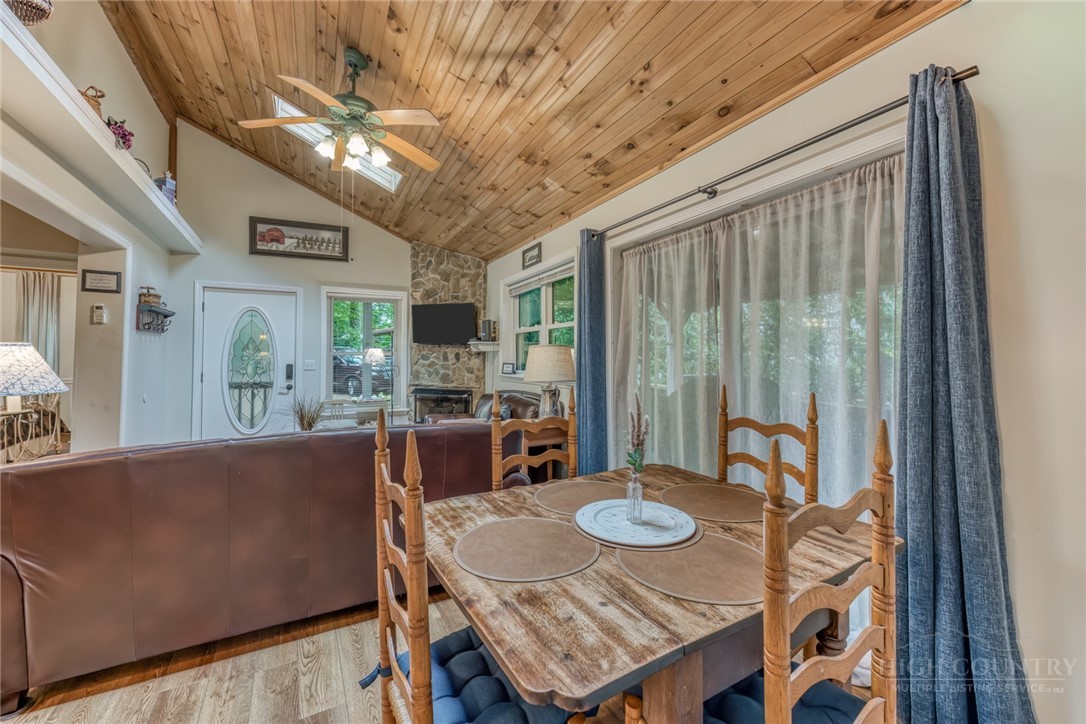 369 Windridge Road Newland, NC 28657 - Photo 8 of 34