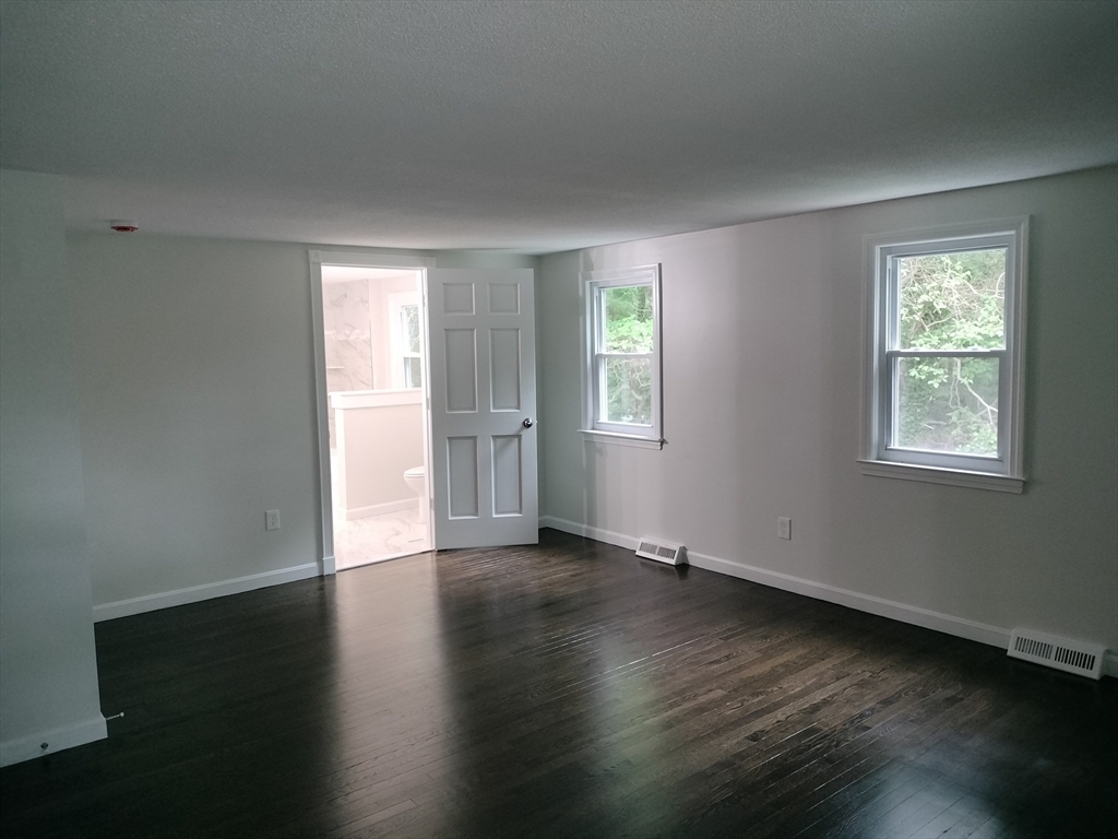 1092 State Road Plymouth, MA 02360 - Photo 14 of 26 Gallery Image 14