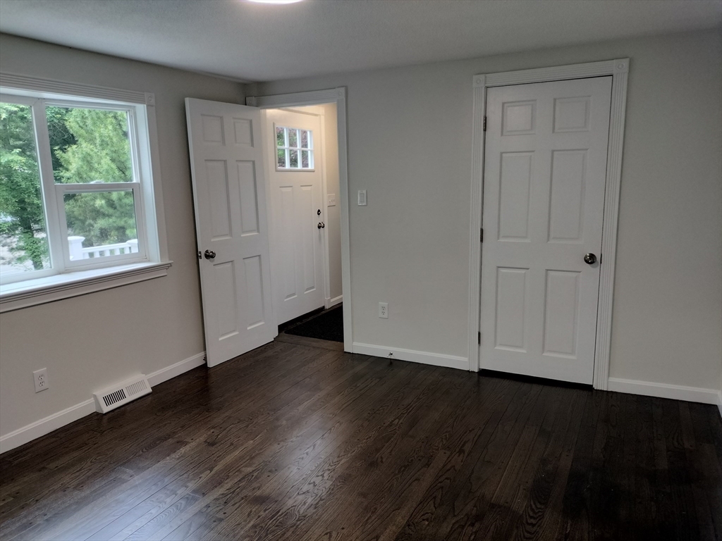 1092 State Road Plymouth, MA 02360 - Photo 18 of 26 Gallery Image 18