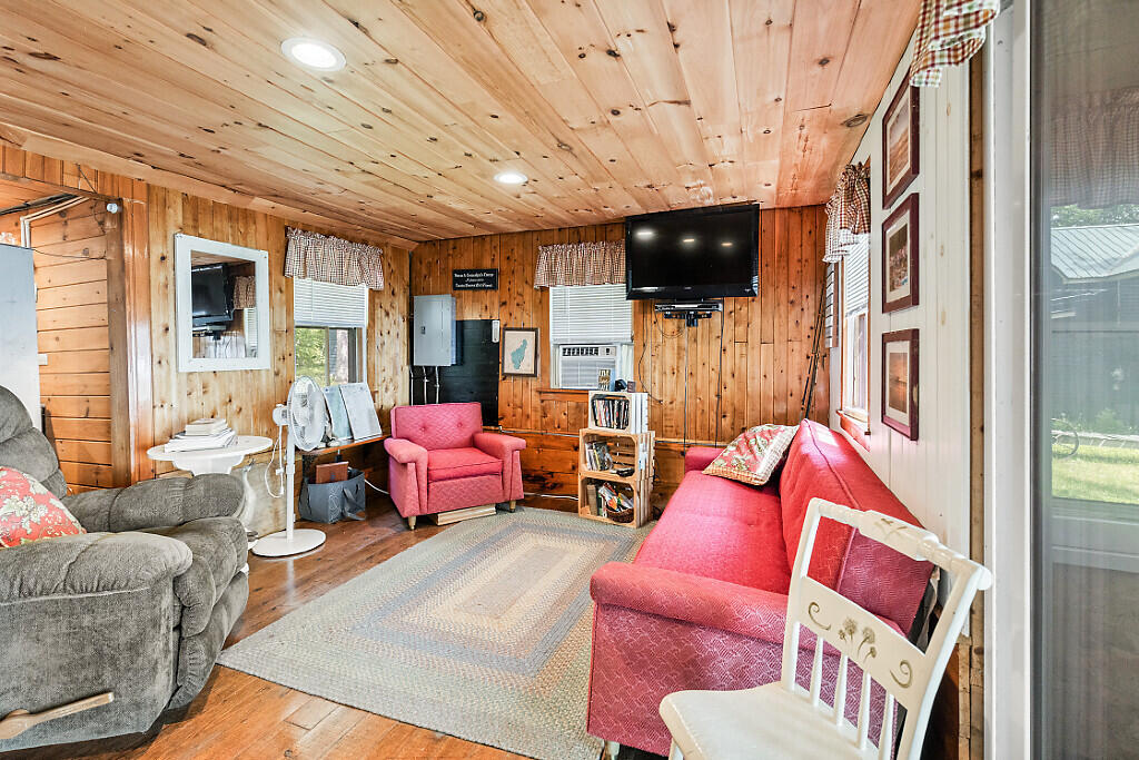 149 Edmonds Lane Burnham, ME 04922 - Photo 14 of 42 14 Living room
