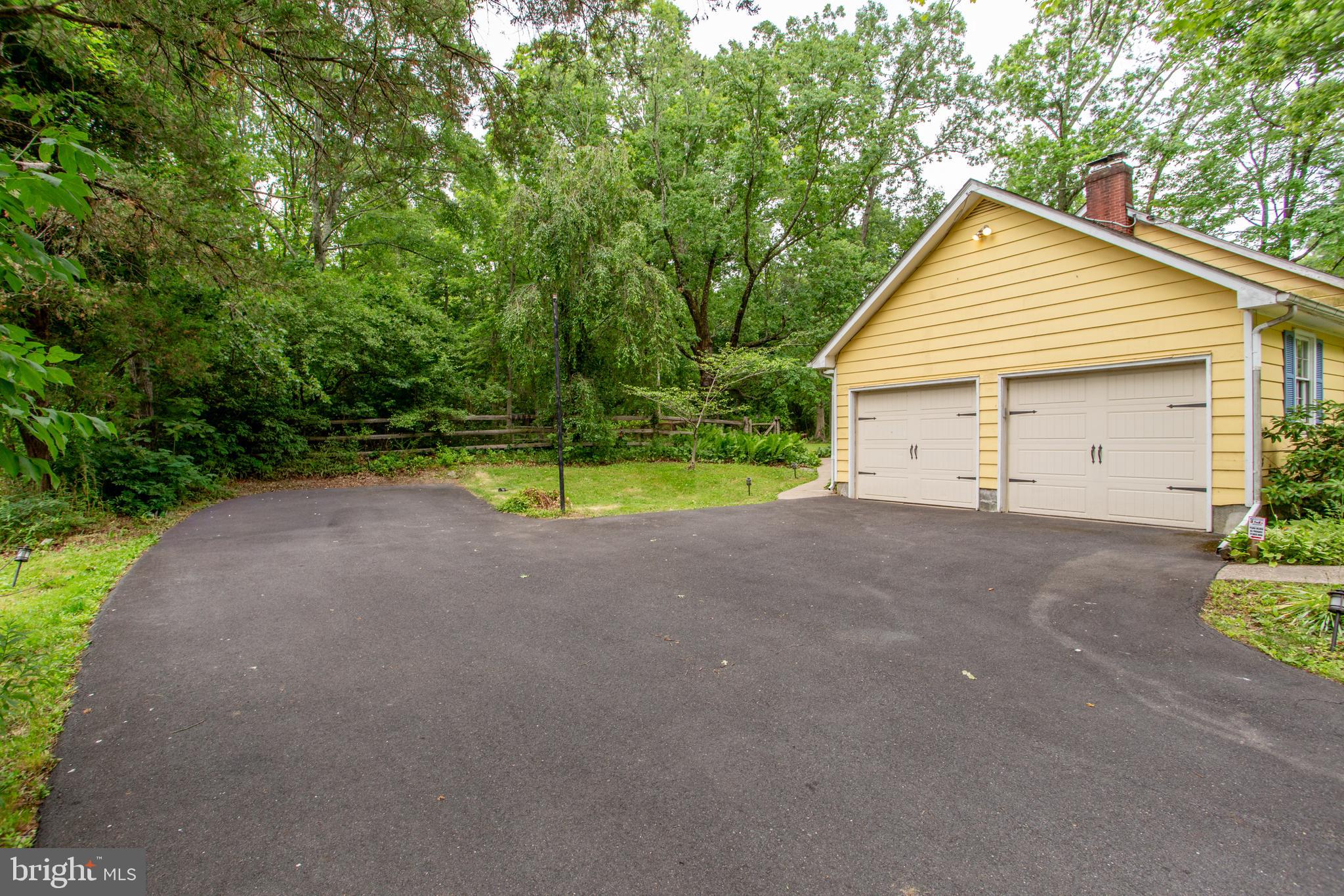 6264 Point Pleasant Pike Doylestown, PA 18902 - Photo 6 of 61