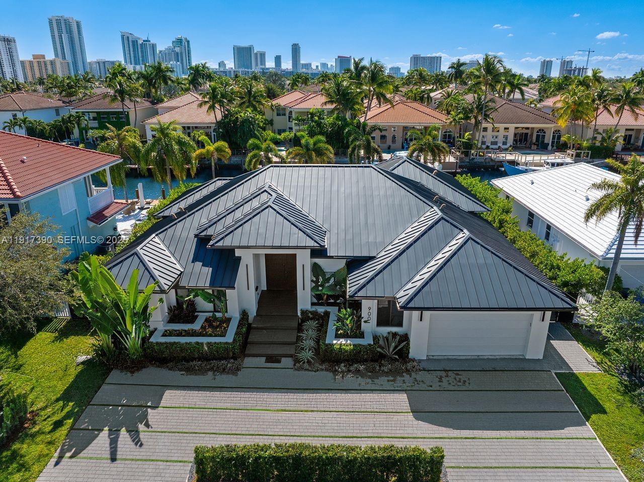 900 Washington Street Hollywood, FL 33019 - Photo 1 of 61