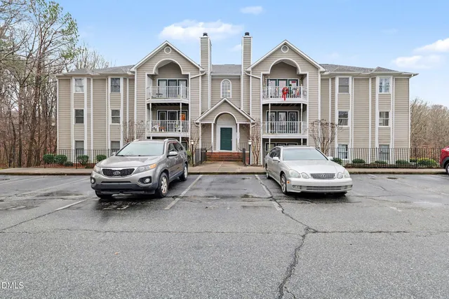 $200,000 | 3701 Cotswold Terrace, Unit 5G, Greensboro, NC 27410
