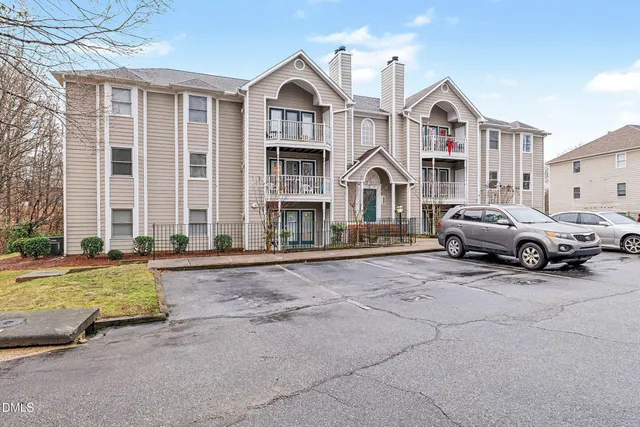 a view of multiple houses with a outdoor space