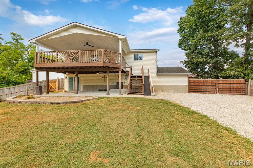 421 St John Drive Godfrey, IL 62035 - Photo 2 of 52