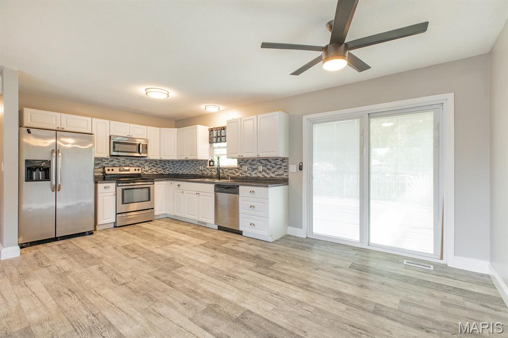 421 St John Drive Godfrey, IL 62035 - Photo 4 of 52