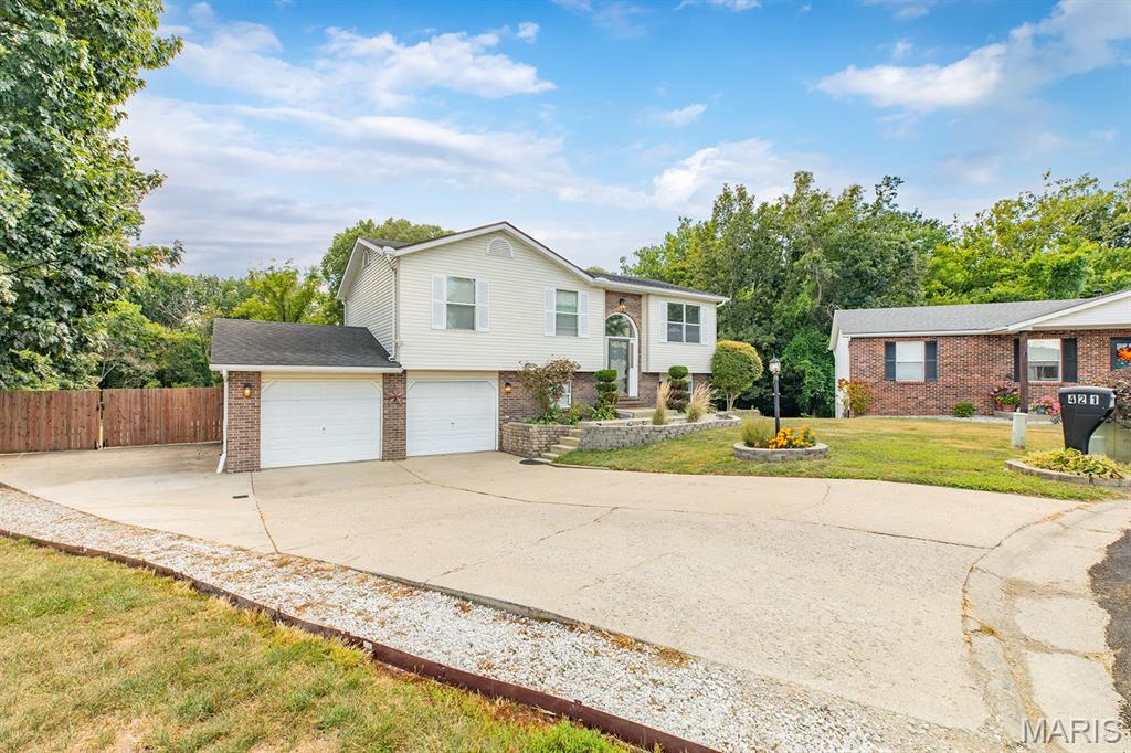 421 St John Drive Godfrey, IL 62035 - Photo 5 of 52