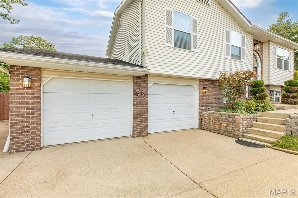 421 St John Drive Godfrey, IL 62035 - Photo 7 of 52