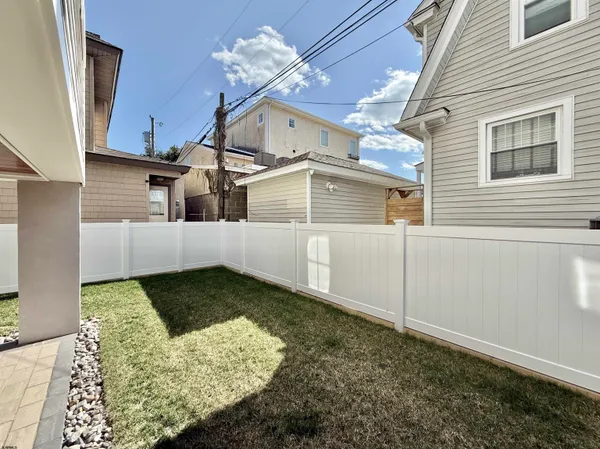 $75,000 | 100 South Frontenac Avenue, Margate City, NJ 08402