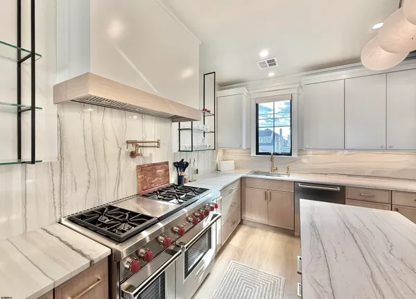 $75,000 | 100 South Frontenac Avenue, Margate City, NJ 08402