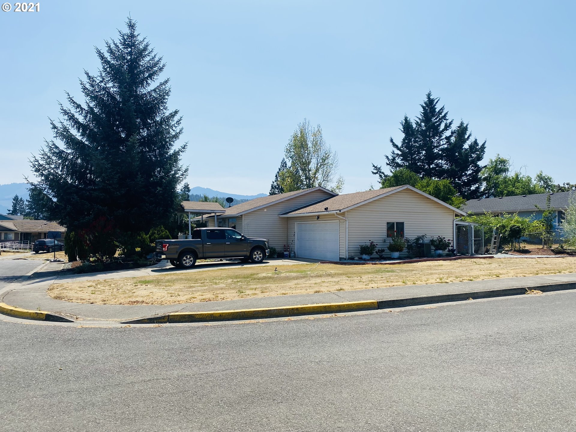 233 Rico Boulevard Riddle, OR 97469 - Photo 6 of 20