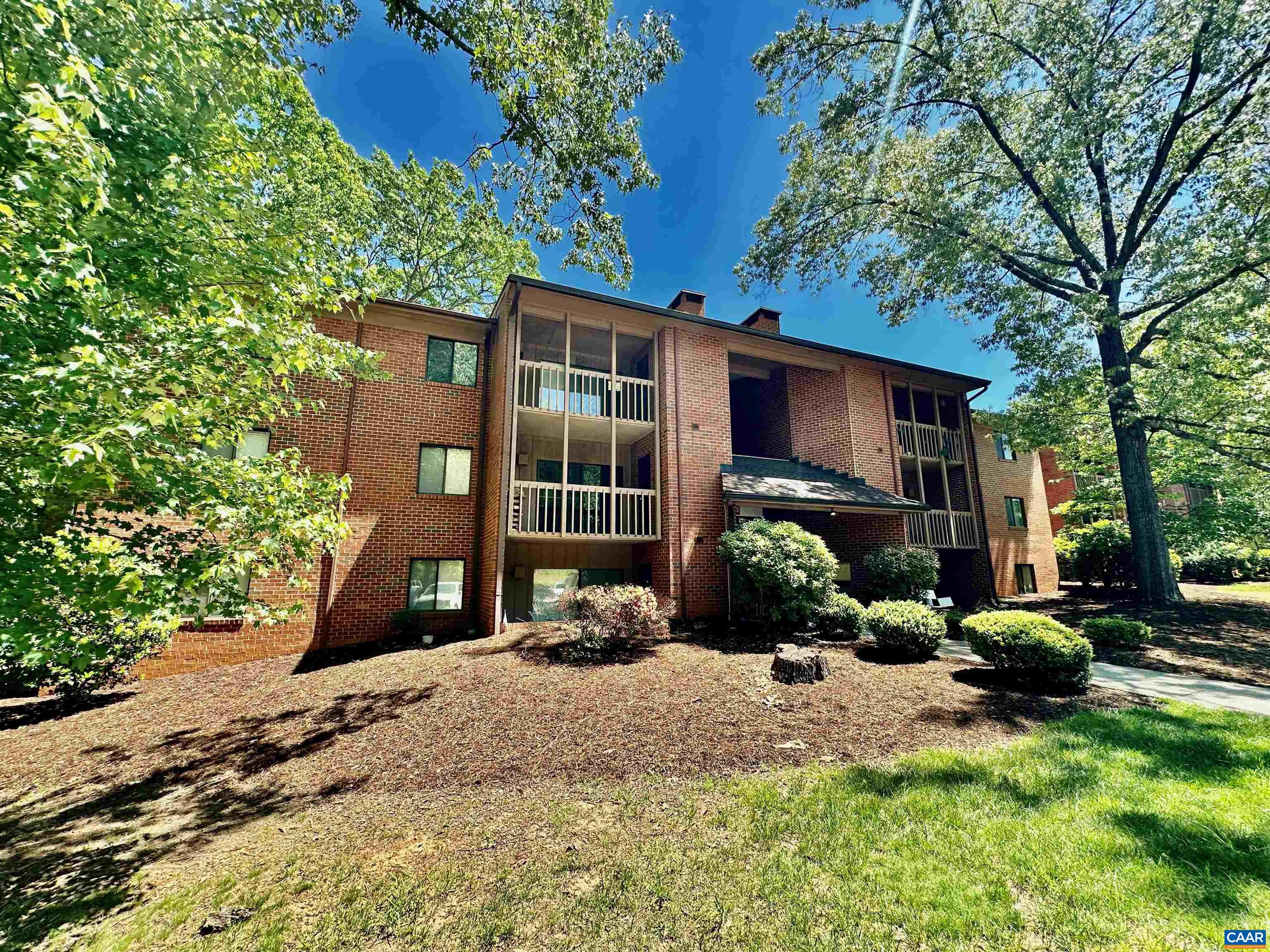 103 Turtle Creek Road, Unit 11 Charlottesville, VA 22901 - Photo 2 of 15 Gallery Image 2