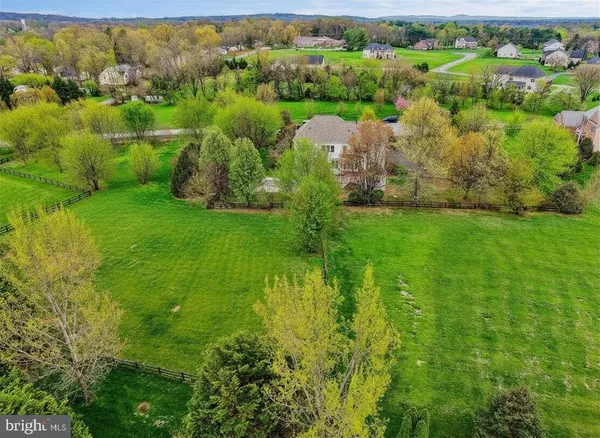 $1,400,000 | 17273 Westfield Place, Hamilton, VA 20158