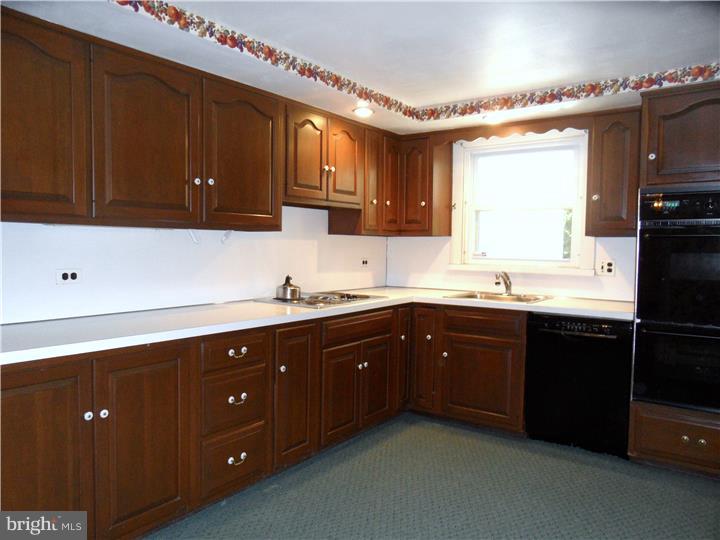 716 Beverly Road Holland, PA 18966 - Photo 8 of 25 Kitchen