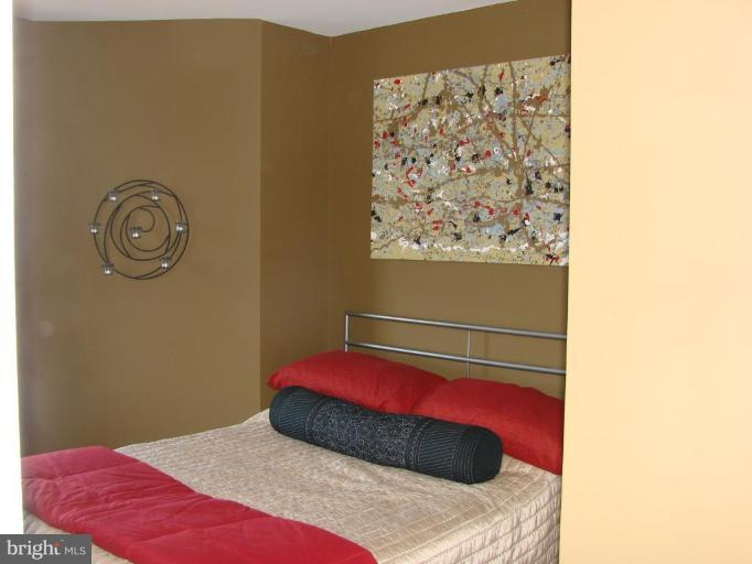 1423 R Street Northwest, Unit 500 Washington, DC 20009 - Photo 5 of 8 Bedroom #1
