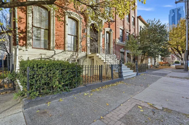 $2,895 | 174 Grand Street, Unit 3E, Jersey City, NJ 07302