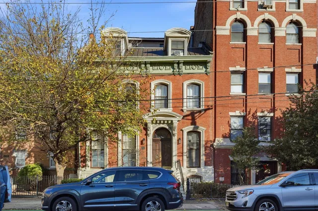 $2,895 | 174 Grand Street, Unit 3E, Jersey City, NJ 07302