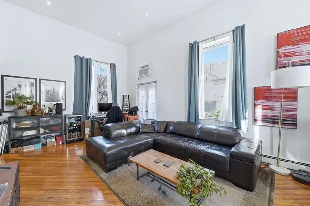 $2,895 | 174 Grand Street, Unit 3E, Jersey City, NJ 07302