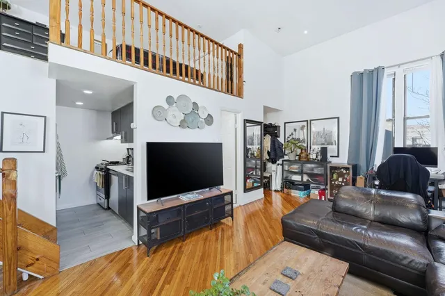 $2,895 | 174 Grand Street, Unit 3E, Jersey City, NJ 07302