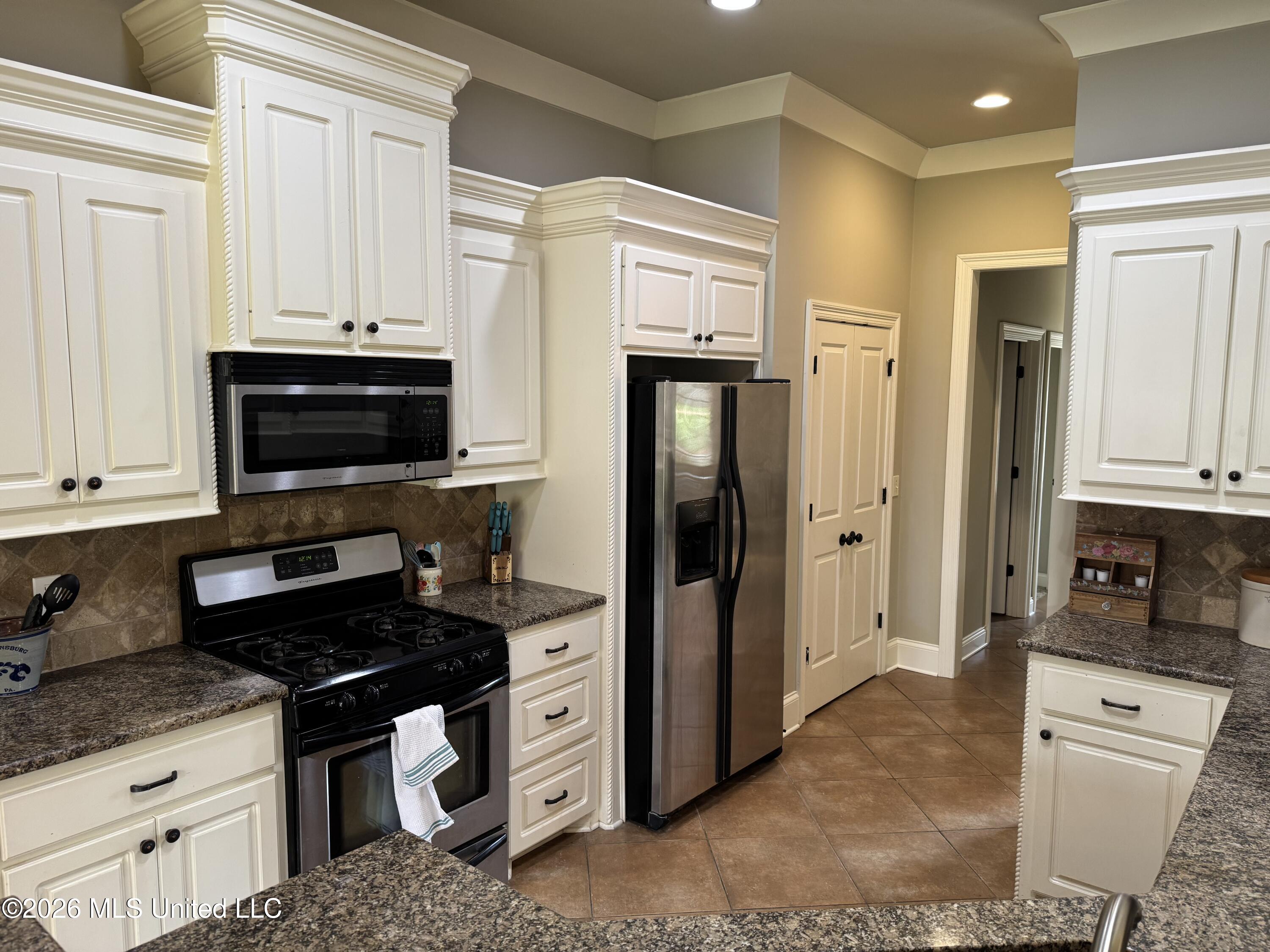 106 Elm Court Madison, MS 39110 - Photo 5 of 17 Image 05