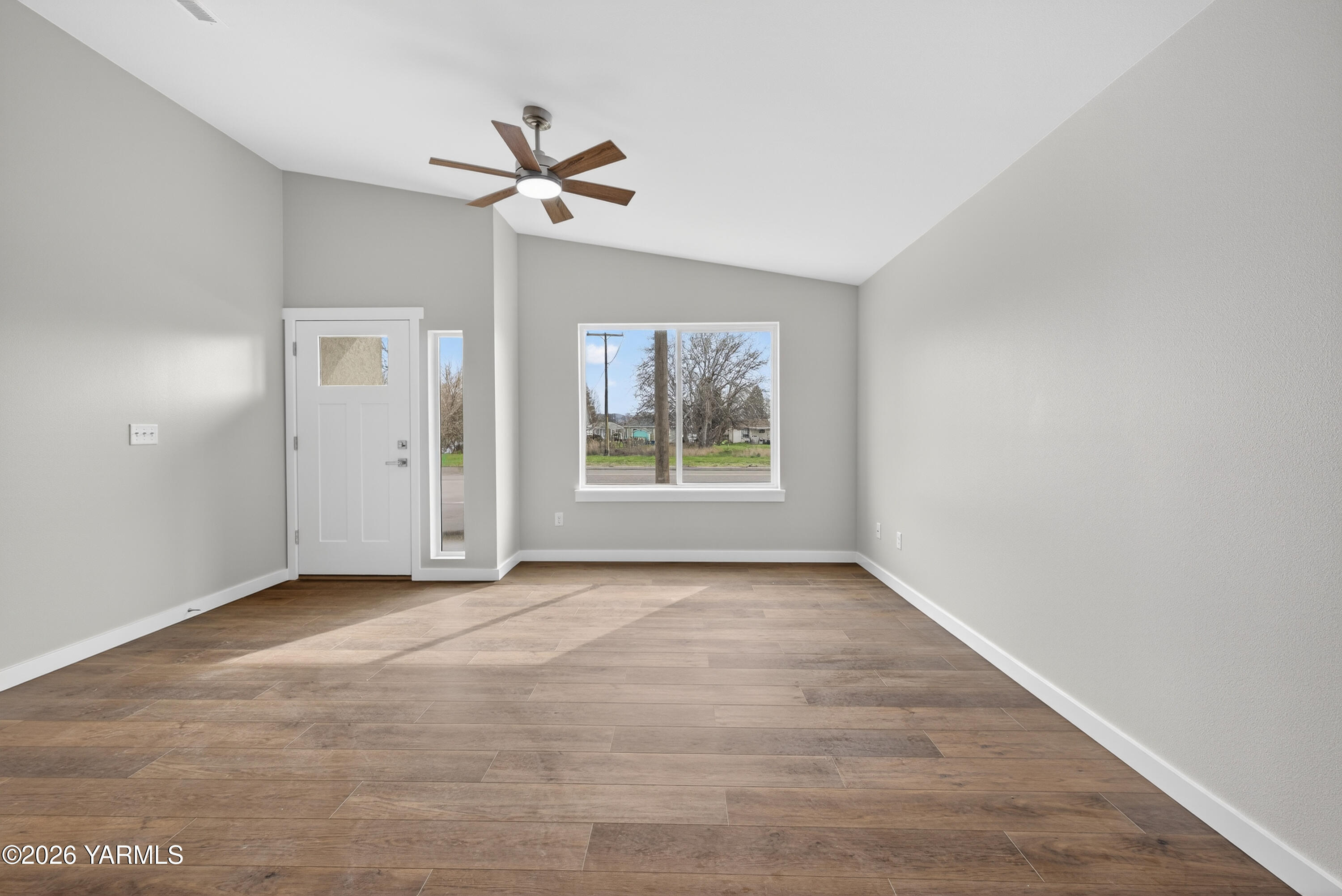 401 West Bonnieview Road Grandview, WA 98930 - Photo 17 of 35 4T3A9523