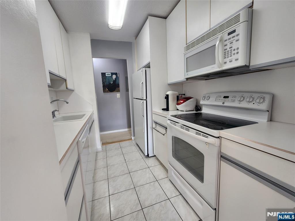307 Prospect Avenue, Unit 4D Hackensack, NJ 07601 - Photo 11 of 31
