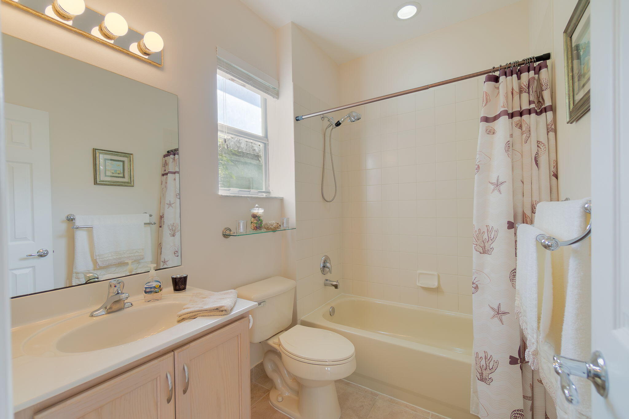 3127 Laurel Ridge Circle Riviera Beach, FL 33404 - Photo 22 of 38 21-web-or-mls-DSC00393-Enhanced-NR