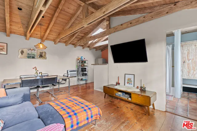 $1,430,000 | 11623 Otsego Street, North Hollywood, CA 91601