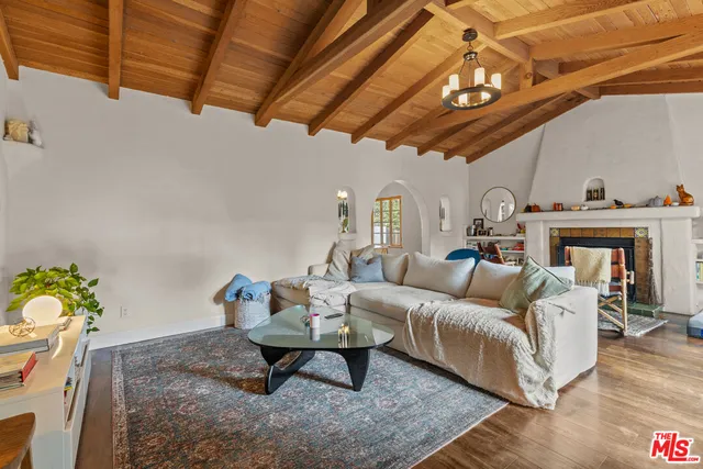 $1,430,000 | 11623 Otsego Street, North Hollywood, CA 91601