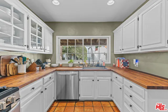 $1,430,000 | 11623 Otsego Street, North Hollywood, CA 91601