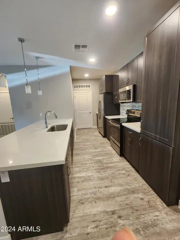 $2,264 | 5550 East Deer Valley Drive, Unit 2S, Phoenix, AZ 85054