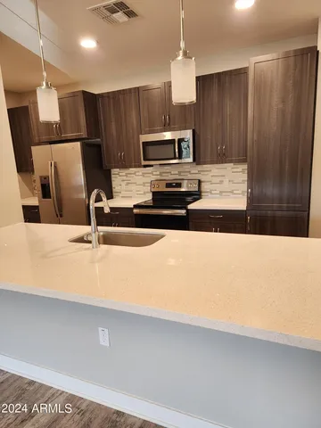 $2,264 | 5550 East Deer Valley Drive, Unit 2S, Phoenix, AZ 85054