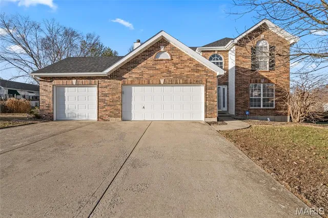 $324,900 | 518 Deer Creek Road, O'Fallon, IL 62269