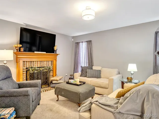 $324,900 | 518 Deer Creek Road, O'Fallon, IL 62269