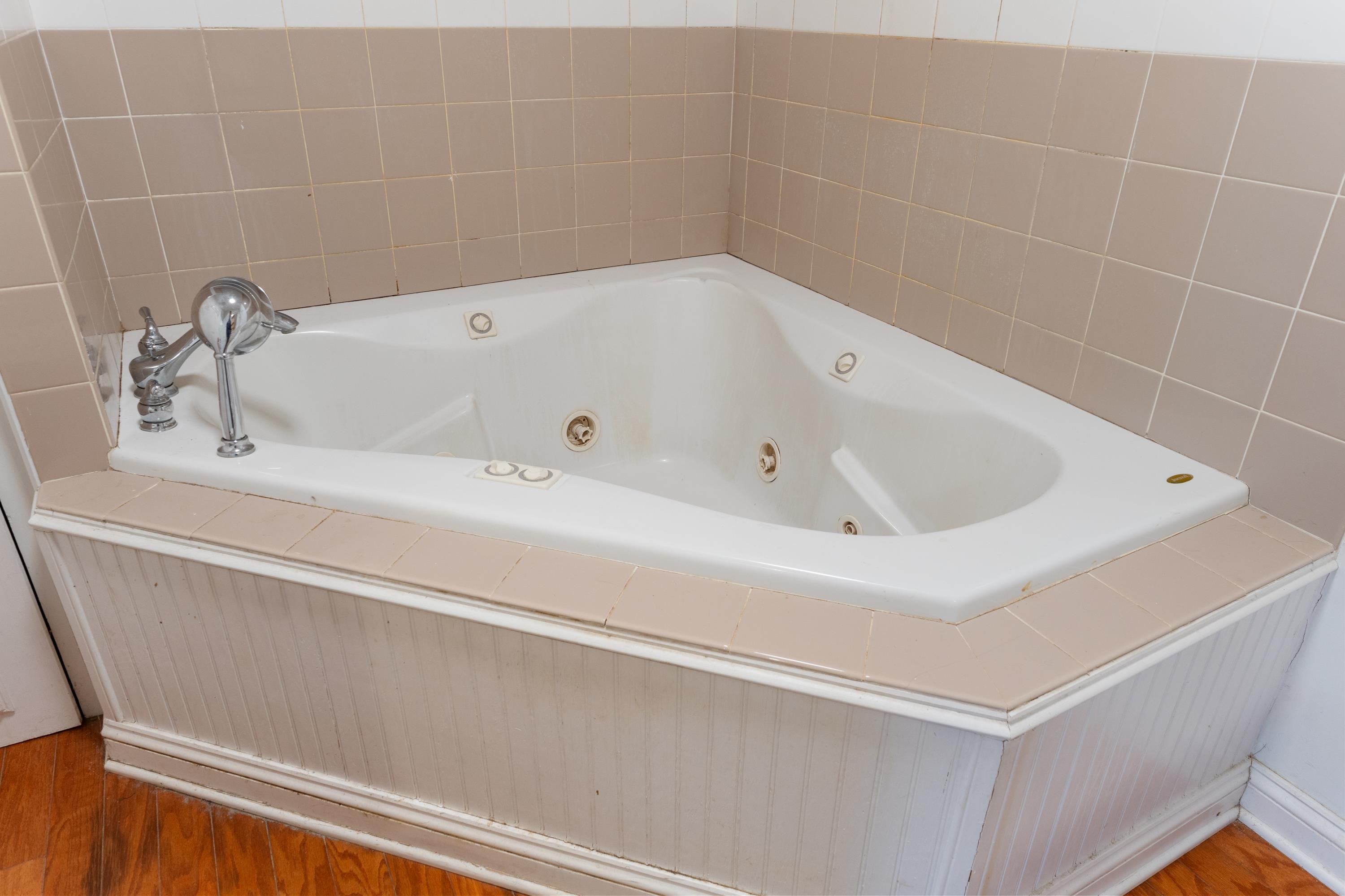 1261 Blue Ridge Avenue Crozet, VA 22932 - Photo 19 of 25 a bathroom with a bathtub