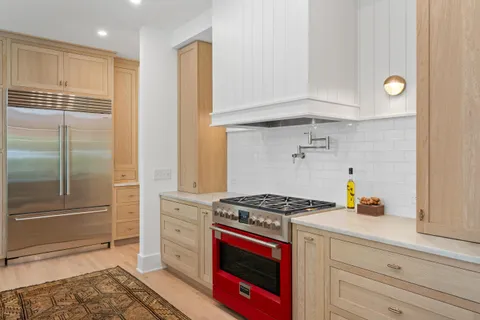 $1,795,000 | 853 Sauganash Drive, Fontana, WI 53125